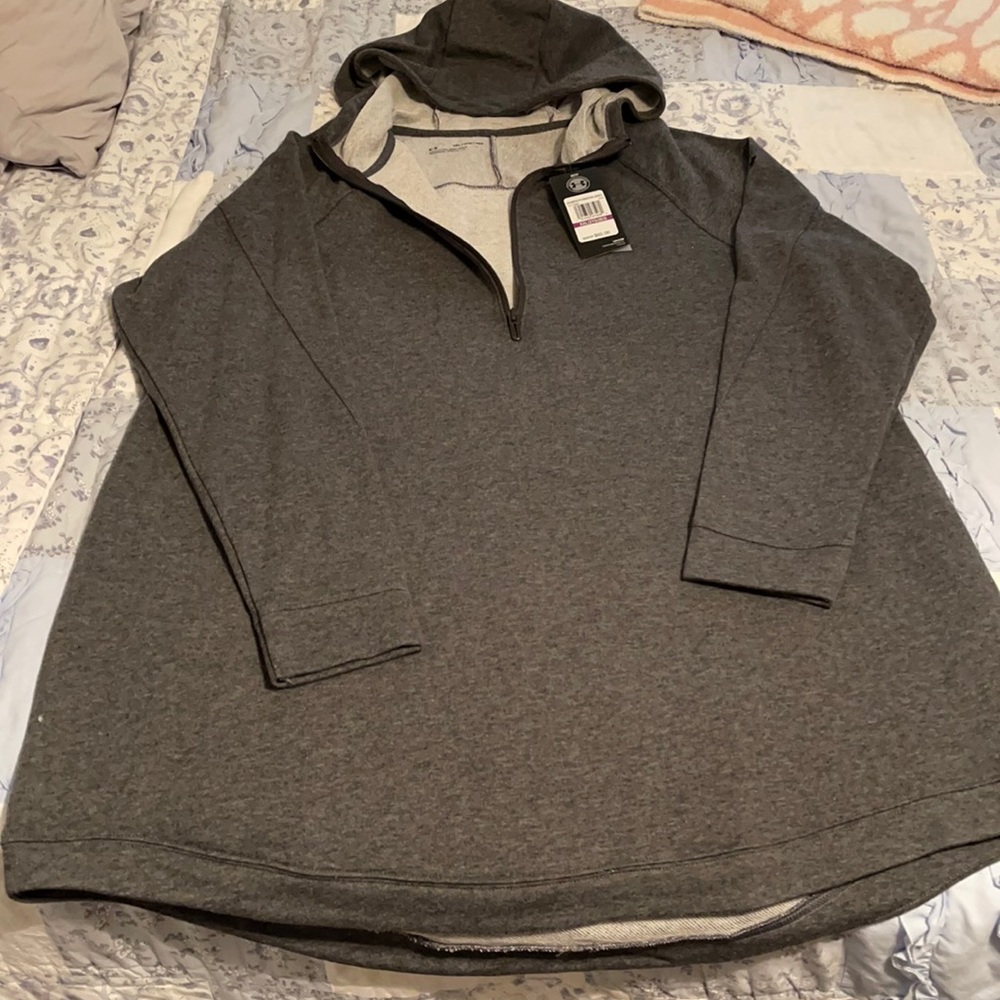 NWT long length lightweight Under Armour hoodie